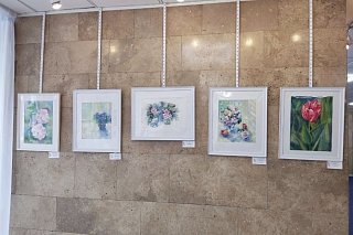 В префектуре округа проходит выставка художников Зеленограда «Весенняя капель»