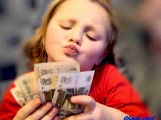 Как привить ребенку правильное отношение к деньгам