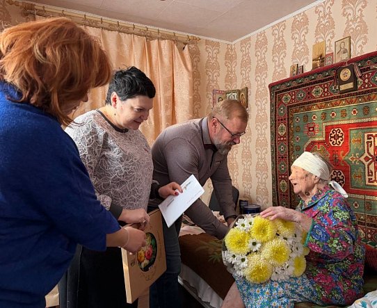 Единороссы Солнечногорска поздравили ветерана Великой Отечественной войны со 102-летием