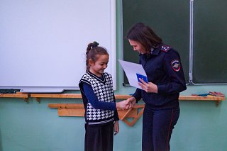 Полицейские ОМВД России по г.о. Солнечногорск наградили  участников конкурса «Мои родители работают в полиции»
