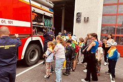 Зеленоградские пожарные обучают детей правильному поведению на каникулах