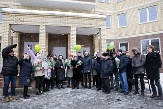 14 семей Менделеево переехало из аварийного жилья в новые квартиры