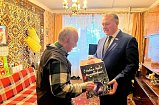 Партийцы Солнечногорска приняли участие в акции «С Новым годом, ветеран!»