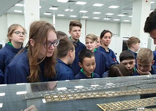 В дни школьных каникул «Микрон» проведет профориентационную экскурсию