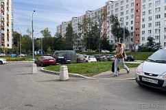 У корпуса 901б в Зеленограде установили ограничители для упорядочивания парковки машин
