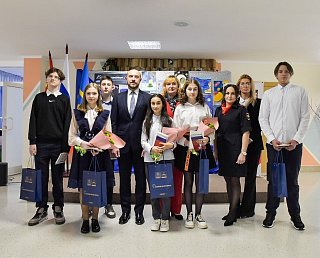 Шесть юных жителей Солнечногорска получили паспорта граждан РФ в День космонавтики