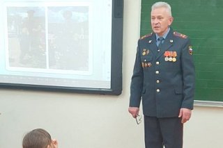 Председатель Совета ветеранов УВД по ЗелАО встретился с  школьниками